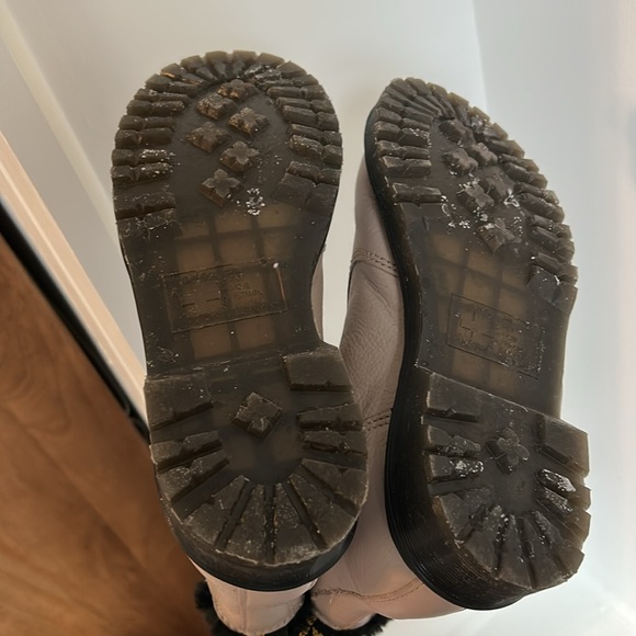 Dr. Martens Light Pink Faux Fur Lined Slip On Boots, Size US 7 - Picture 5 of 6